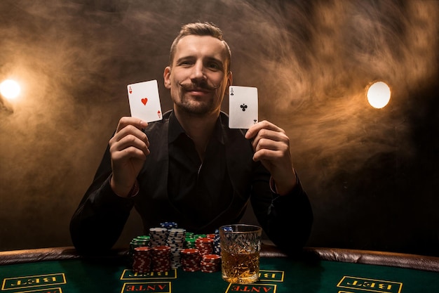 The Art of Adaptation: Mastering Different Poker Variants